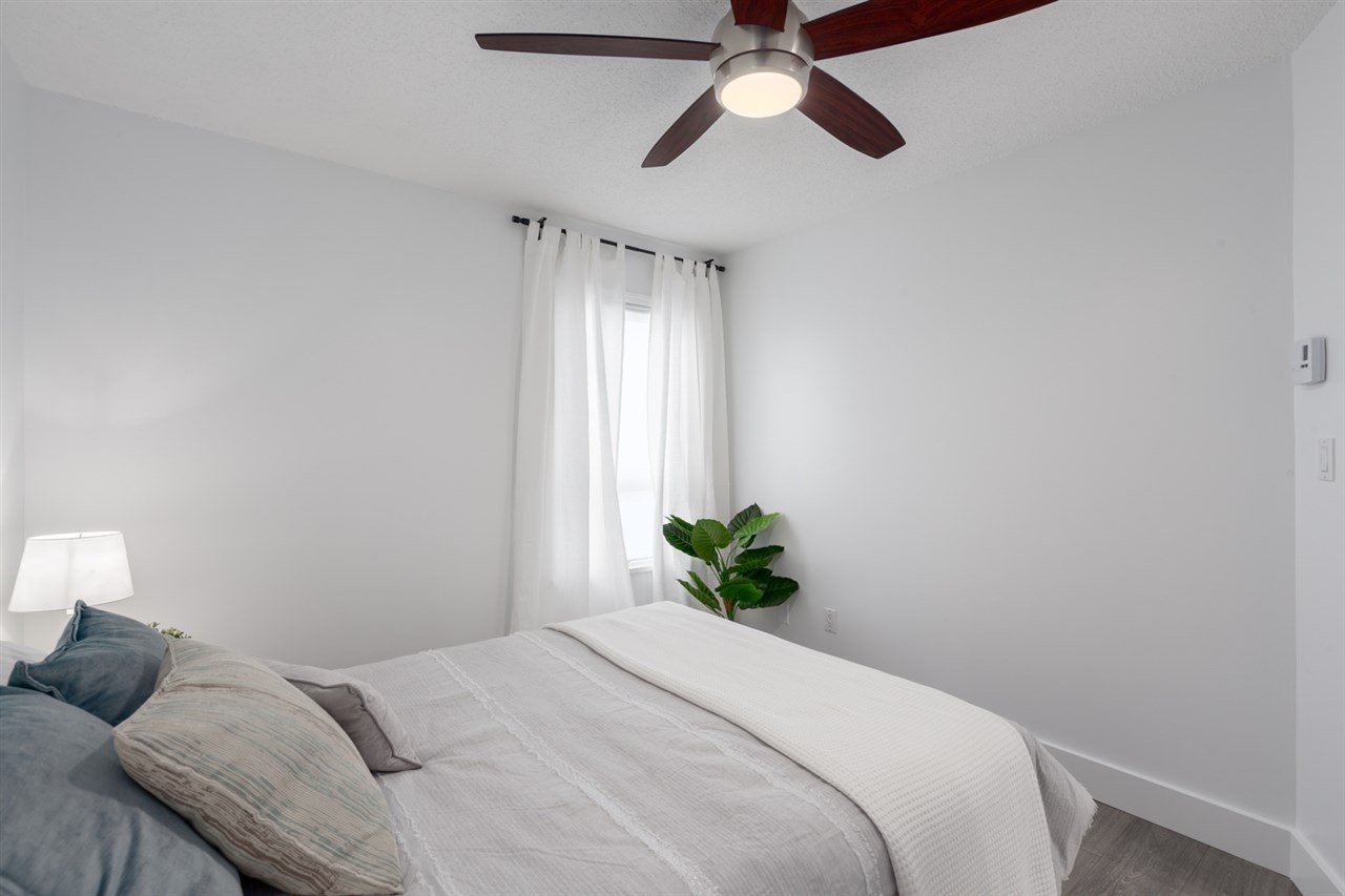 206-255 E 14th Ave