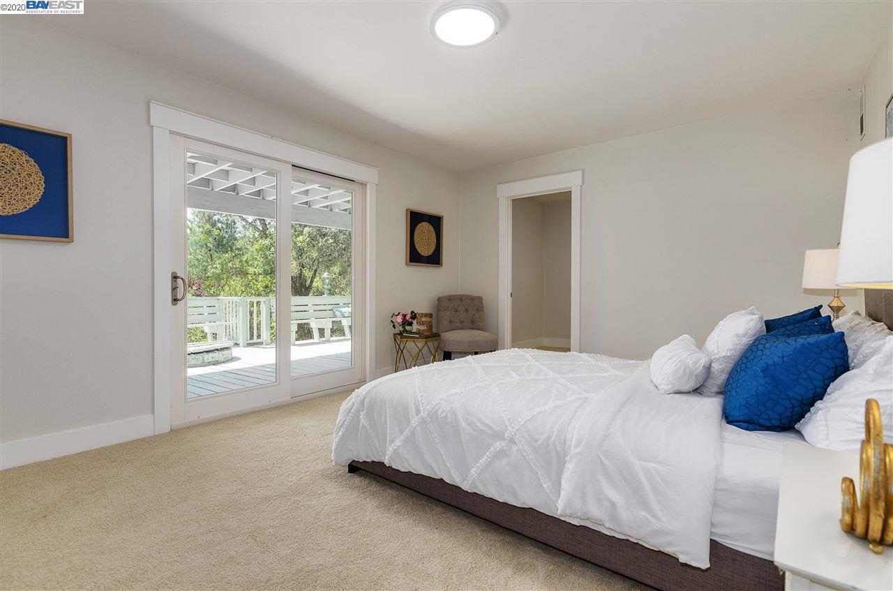 6 Saint James Ct, Orinda 