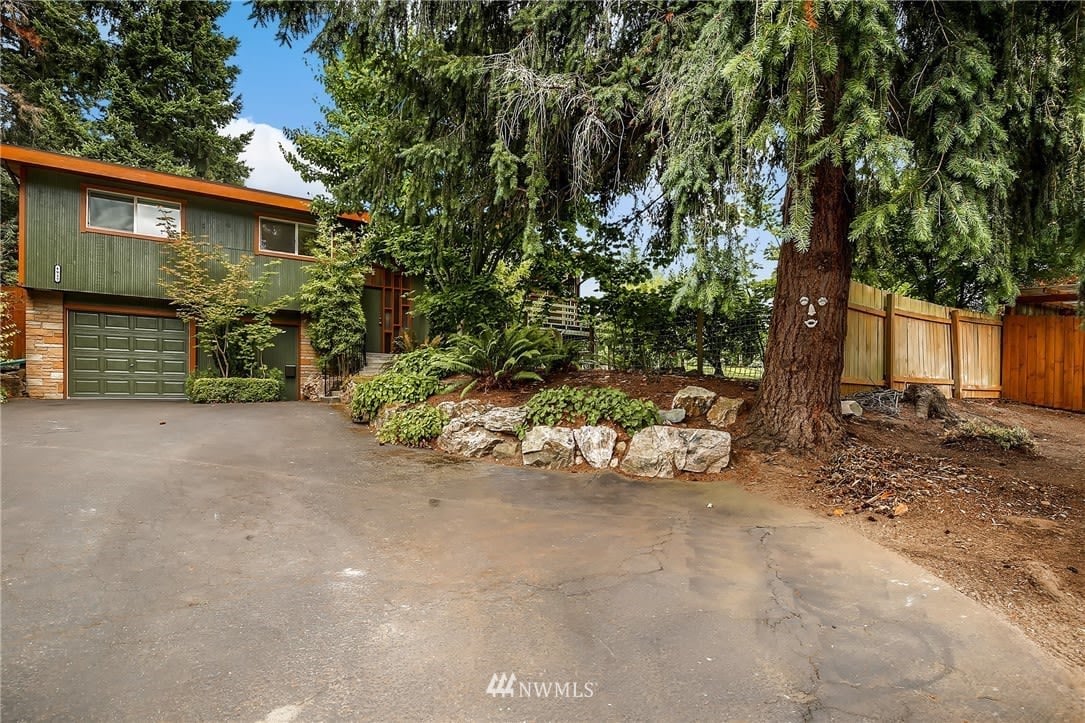 4917 W View Dr