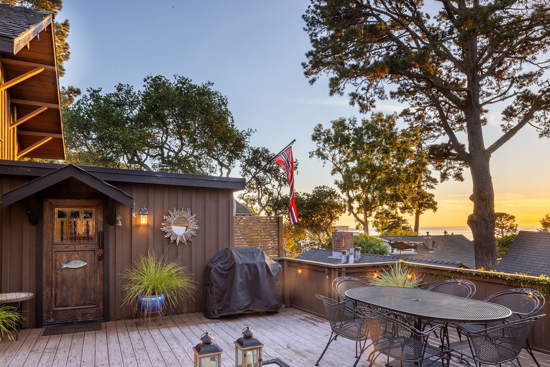 Spacious Carmel Cottage - Monte Verde & 7th SWC