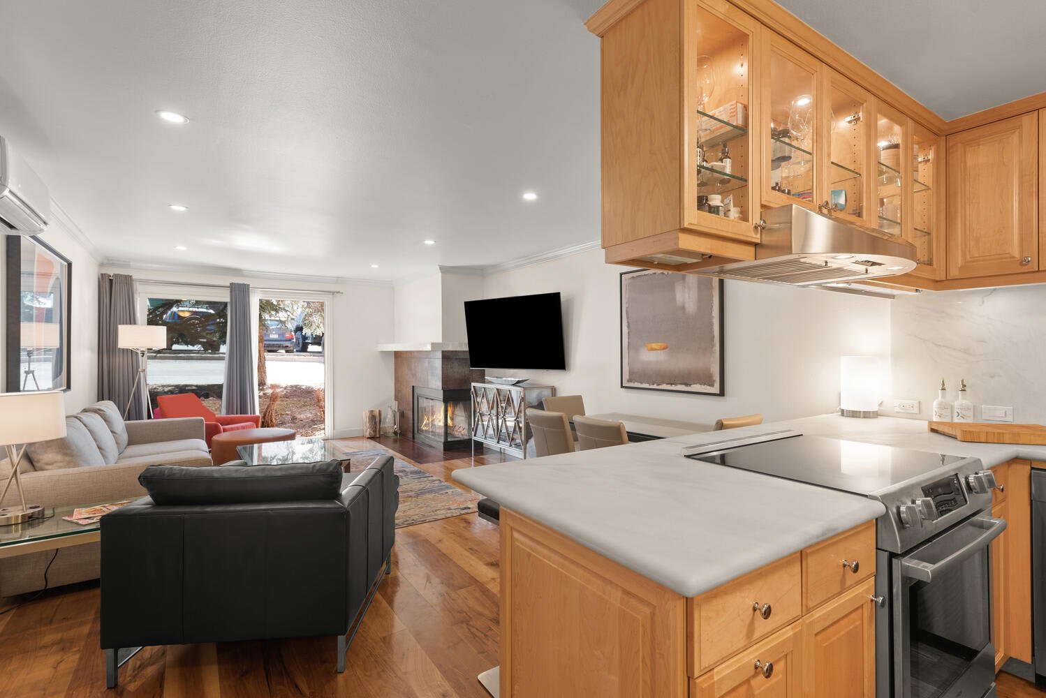  Rowland & Broughton-designed Top-Floor Condo in Aspen 