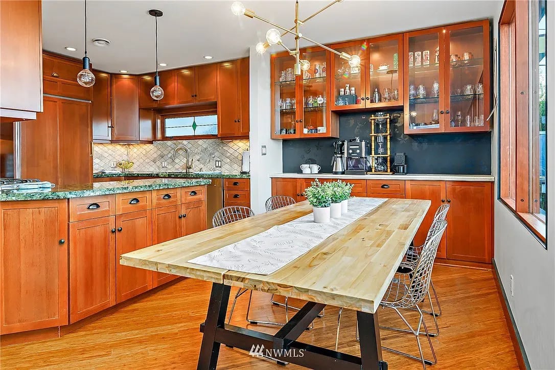 3428 10th Ave W