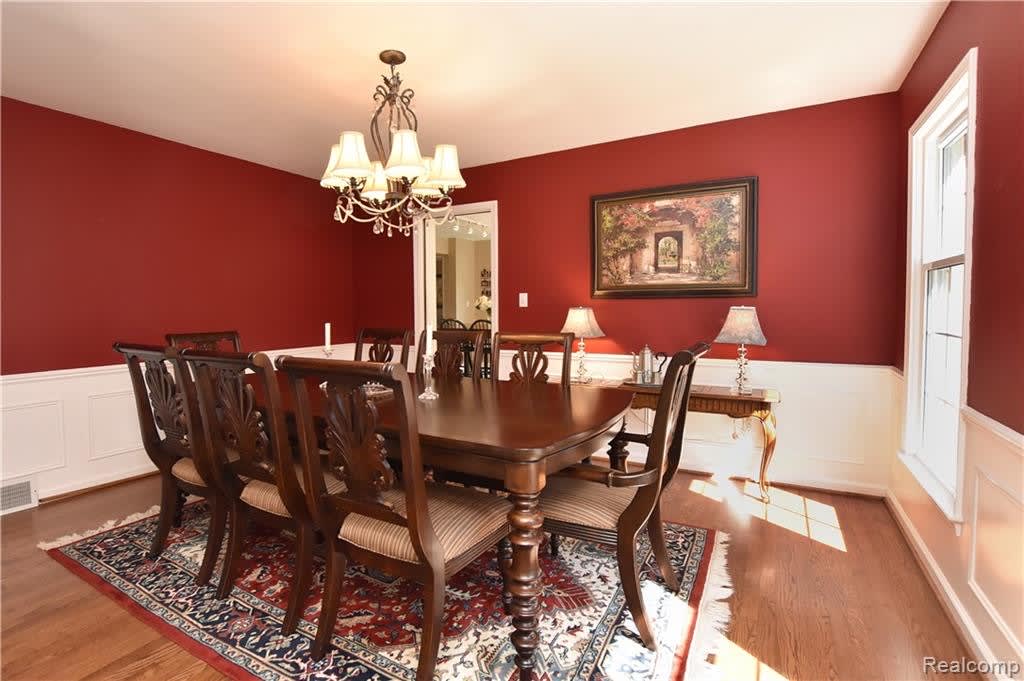 1313 LAKESIDE Drive