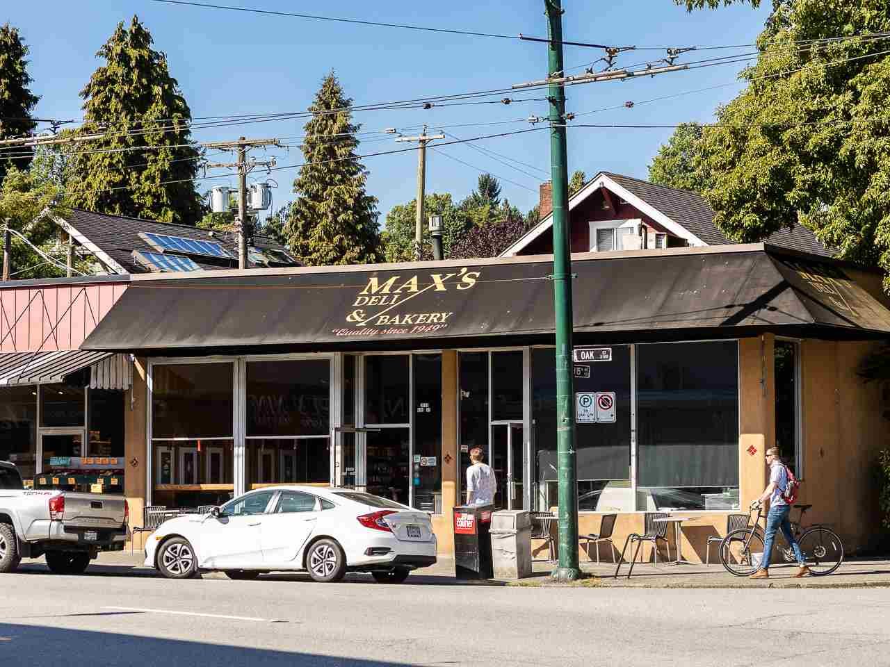 307-929 W 16th Ave