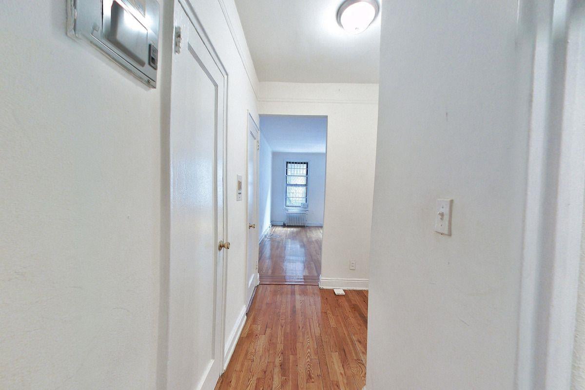 210 East 38th Street, Apt 3-B