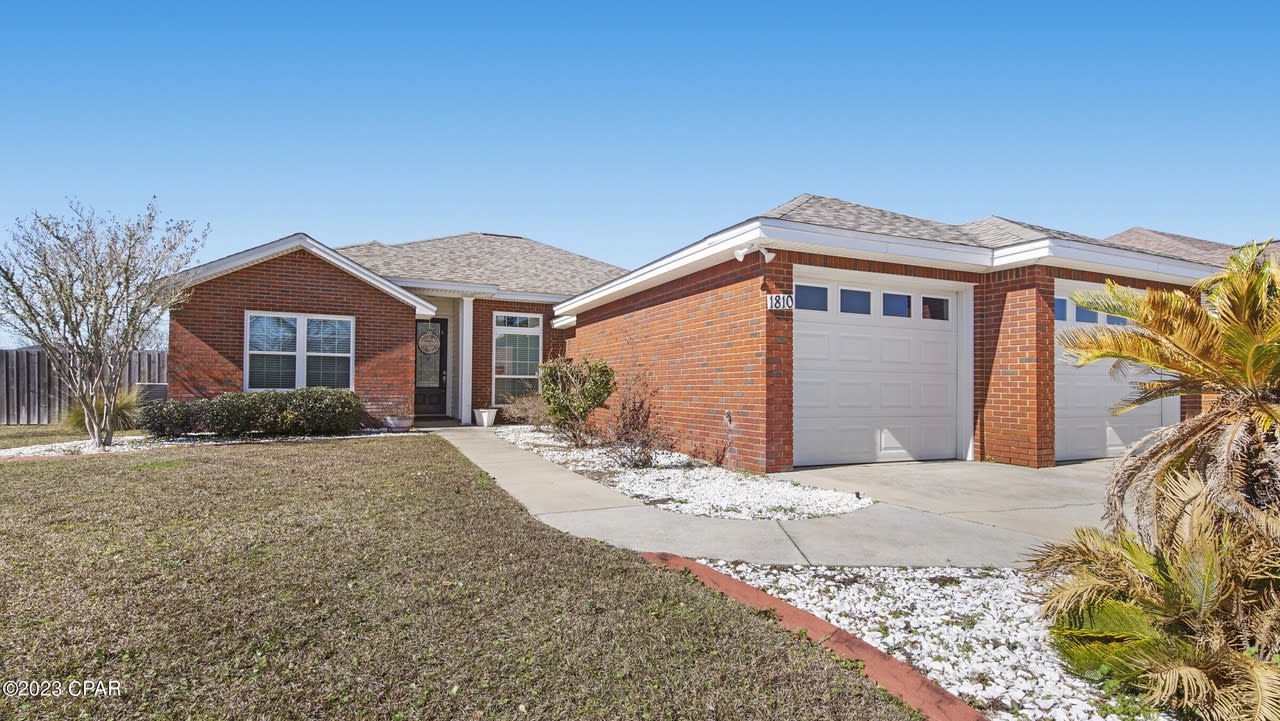 1810 Glencoe Drive