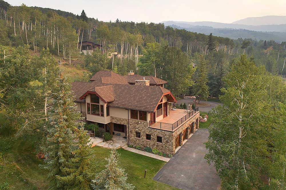 Beautiful Home with Ski-in/Ski-out Access  