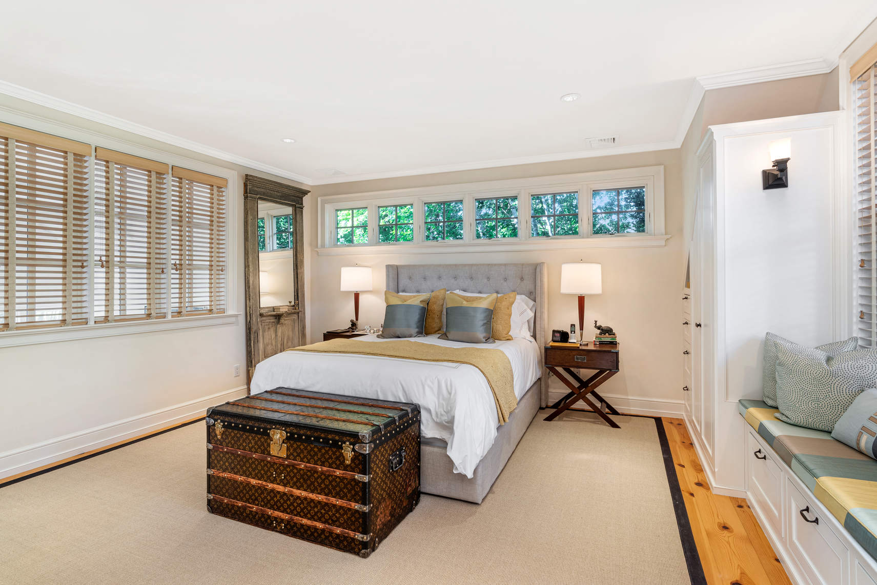 Picture Perfect Sag Harbor Village Cottage with Serene Water Views
