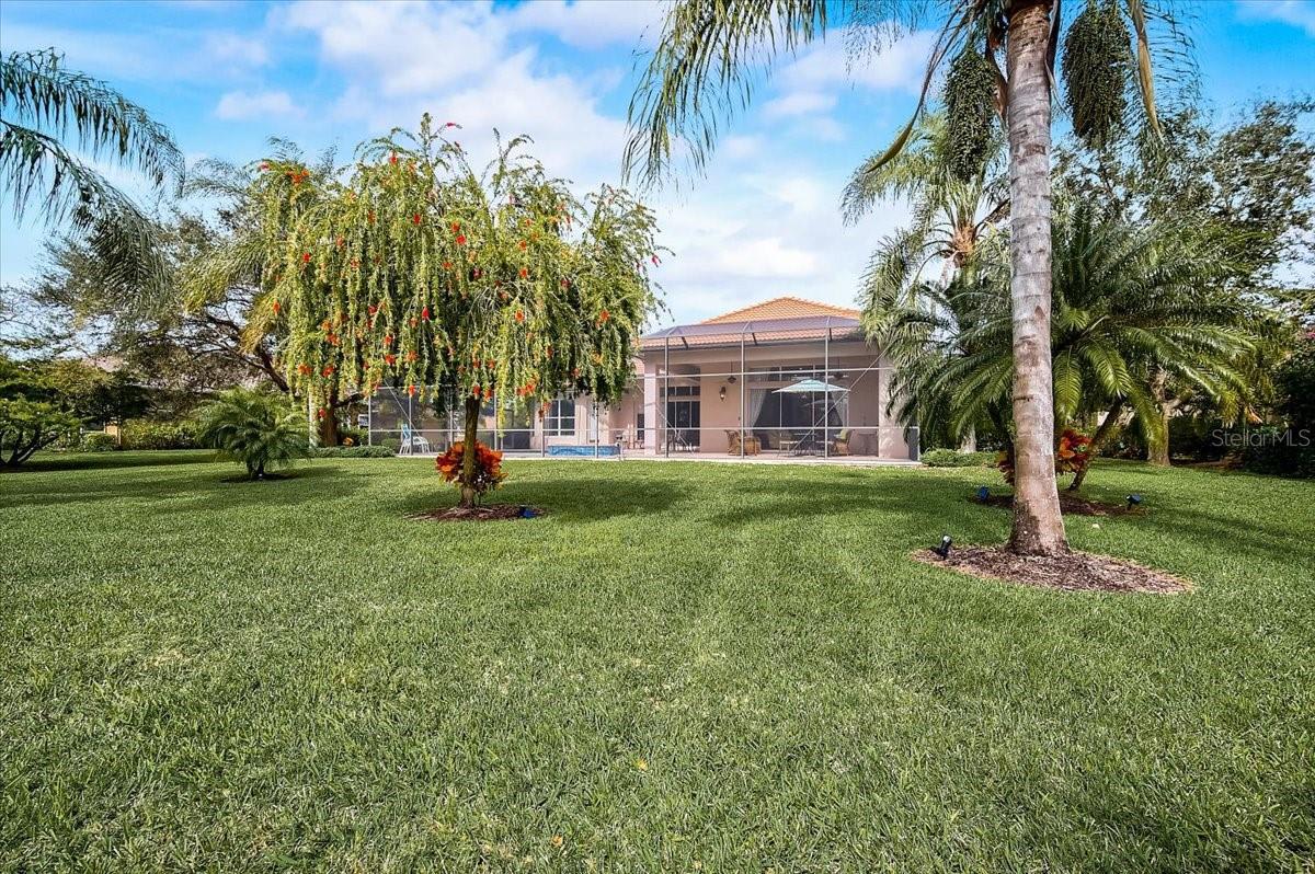 607 N Macewen Dr