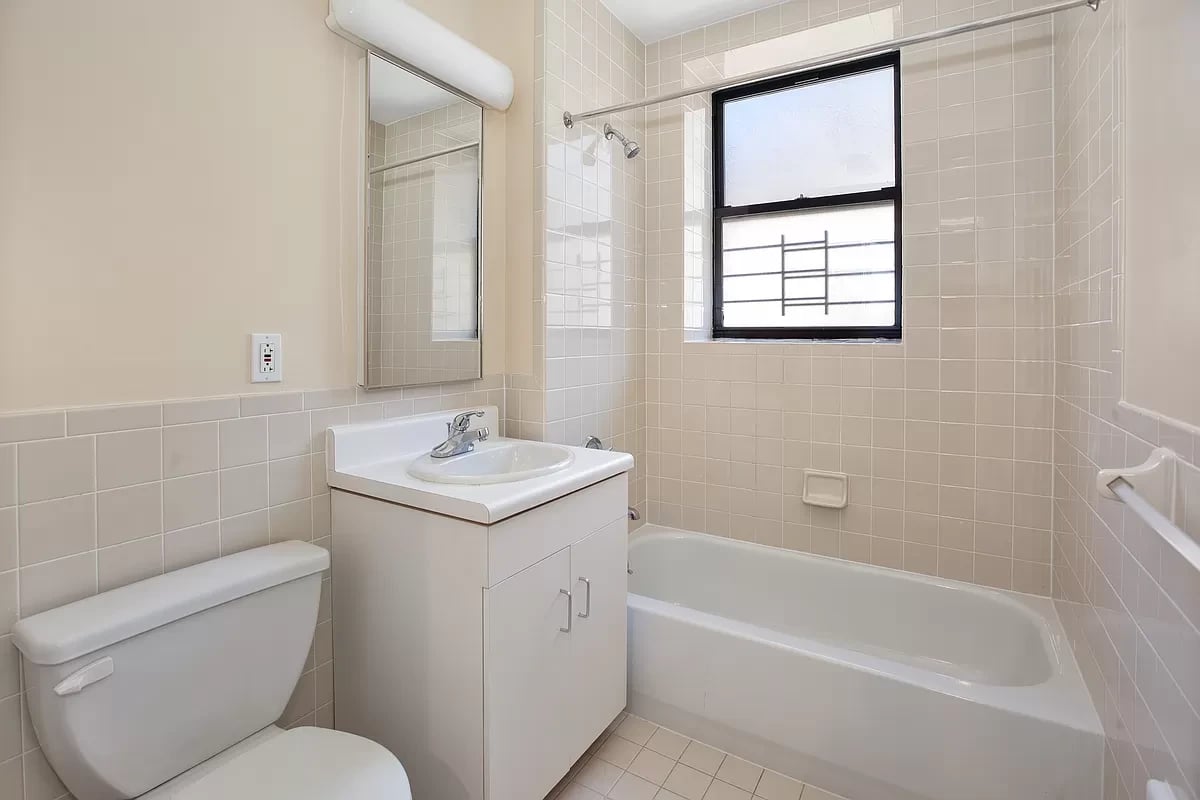 342 East 100th Street Unit: 5C