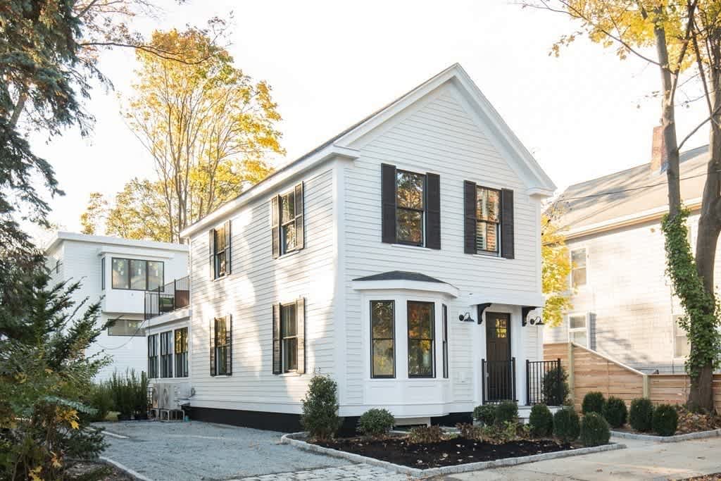 112 Holworthy St #112