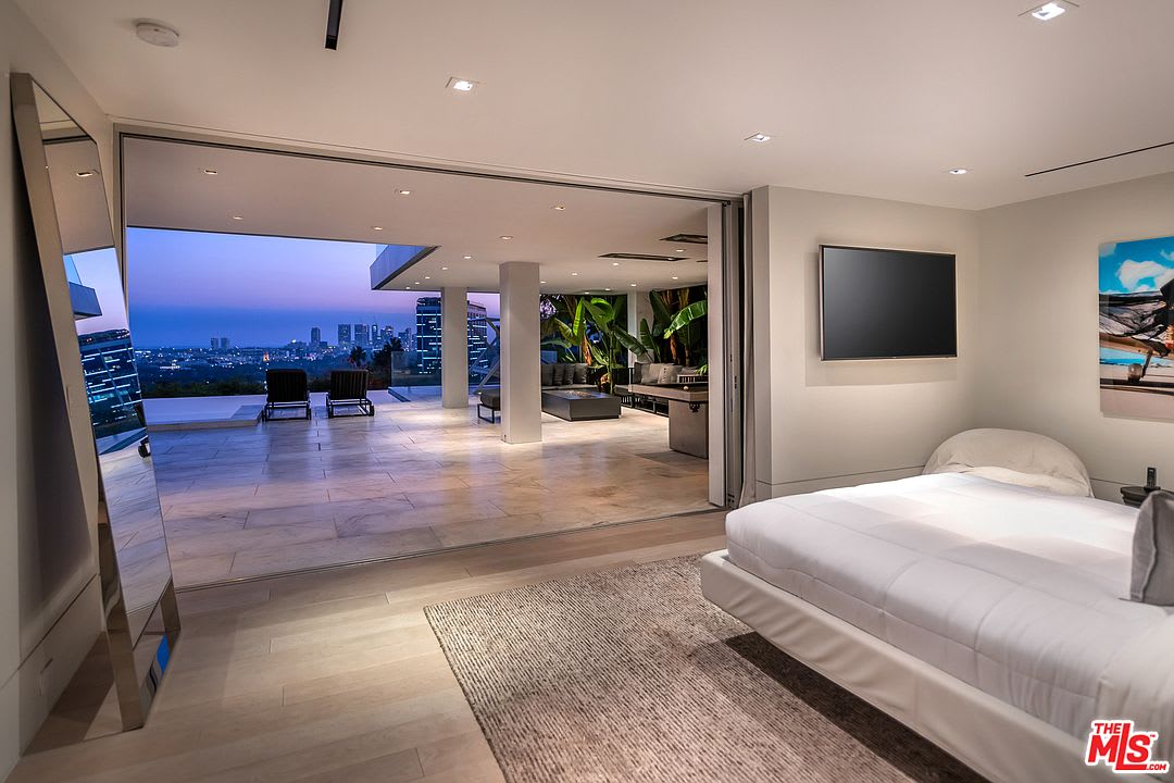 St Ives Modern - Hollywood Hills