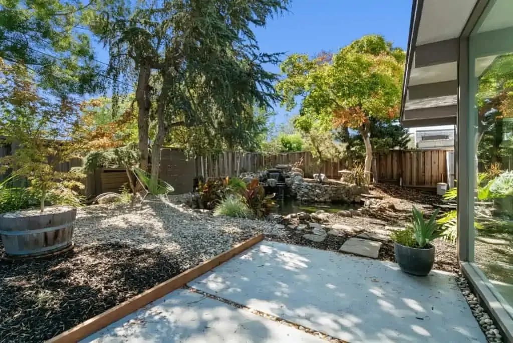 906 Hyde Avenue