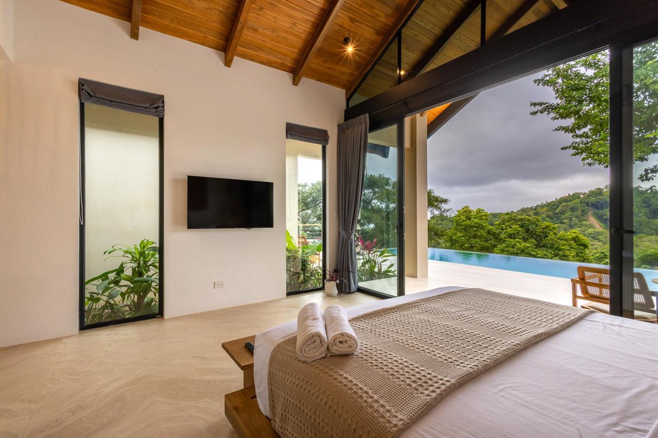 Sunset Oceanview Hillside Villa, Santa Teresa, Puntarenas