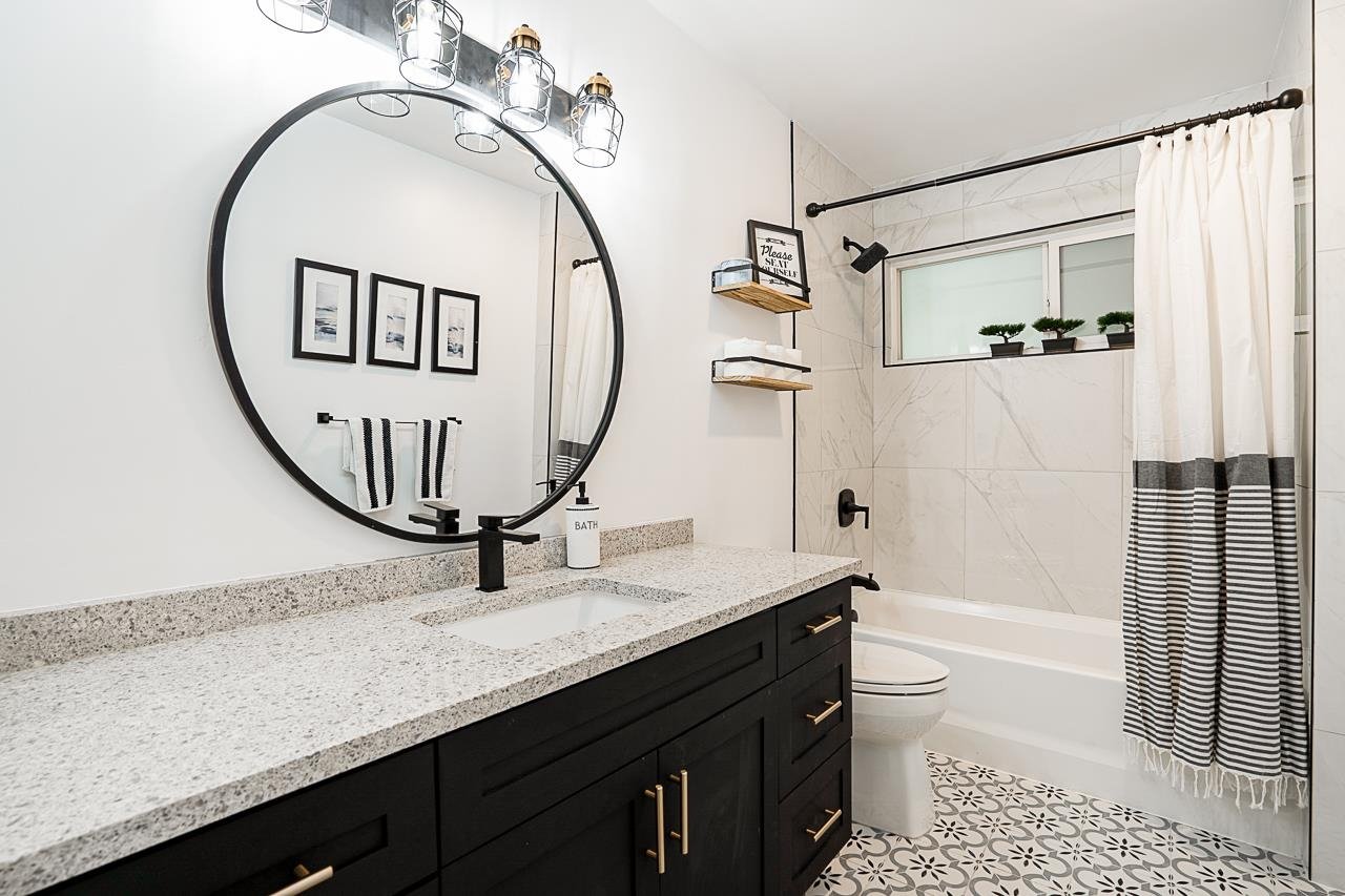 294 W Murphy Dr