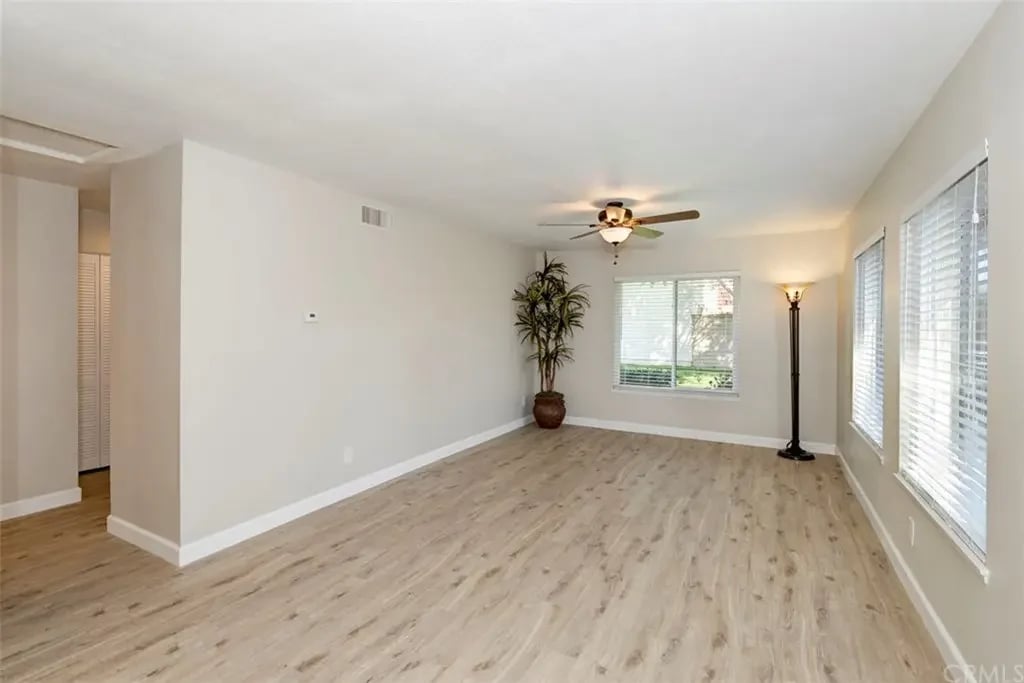 23012 Ditz Ln