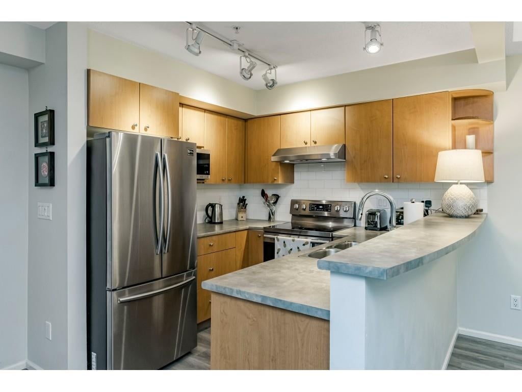 66-7088 17th Ave