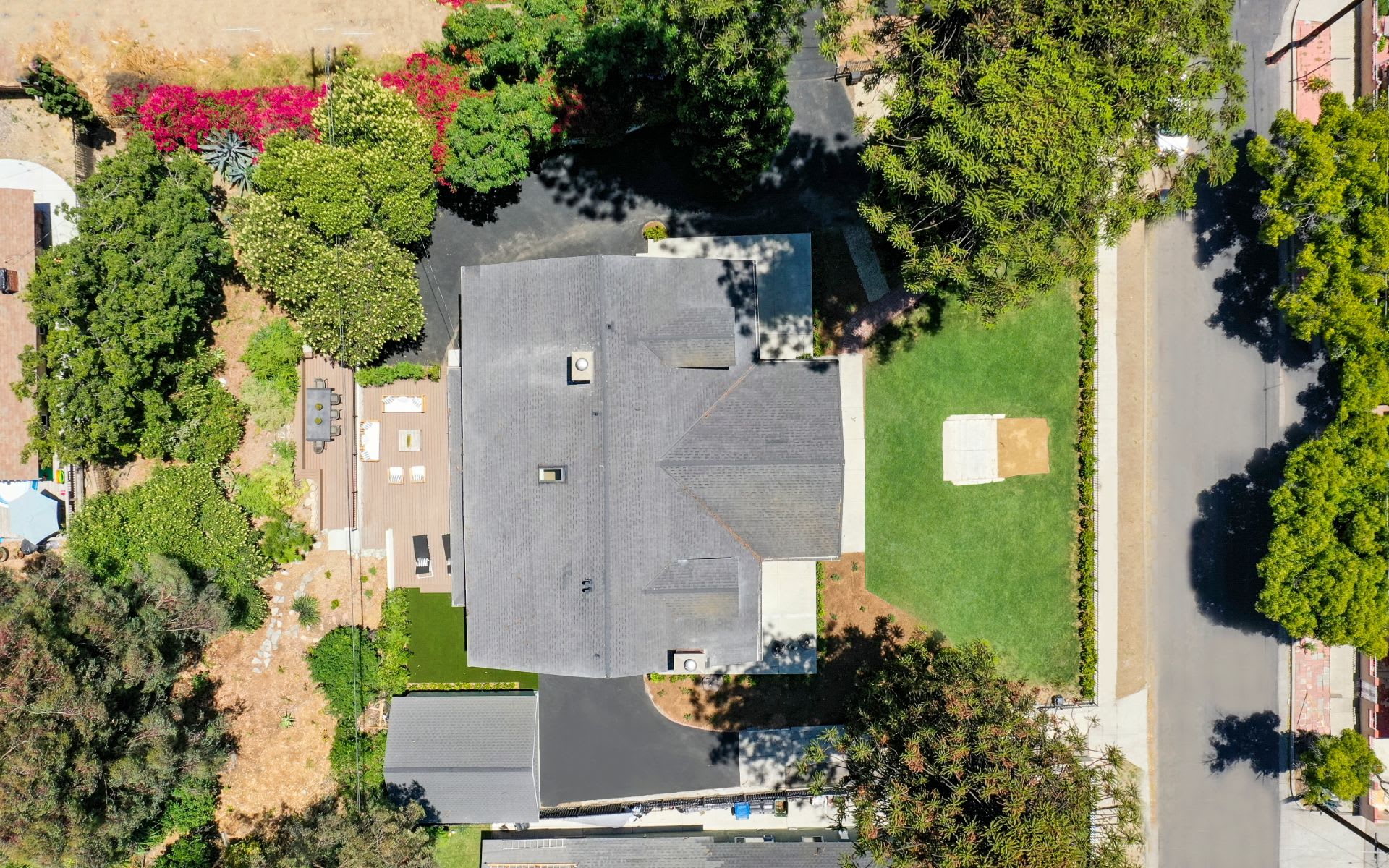  901 Isabel St