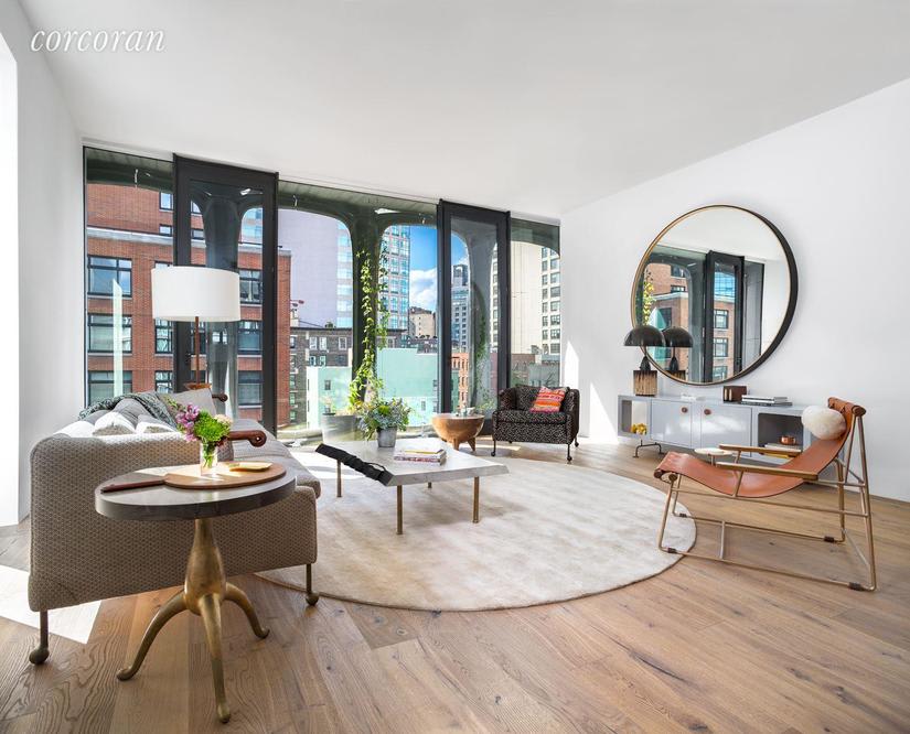 325 W Broadway Unit: APT 3C