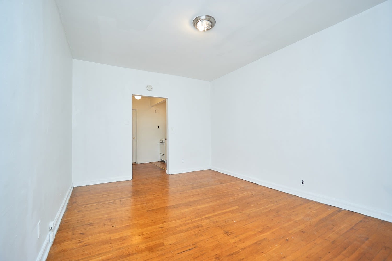 1055 2nd Ave, Unit 4B