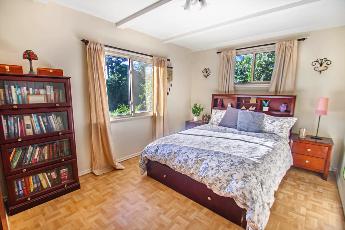 13011 Debby St Valley Glen, CA