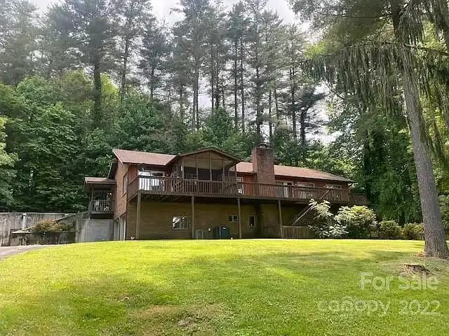 1506 Everett Rd