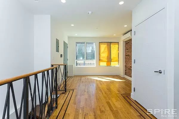 735 Greene Avenue Unit: 1F
