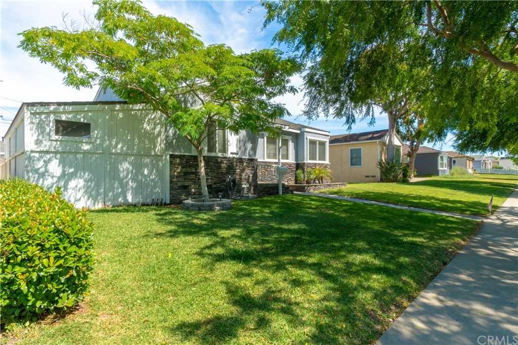 17208 Delia Ave