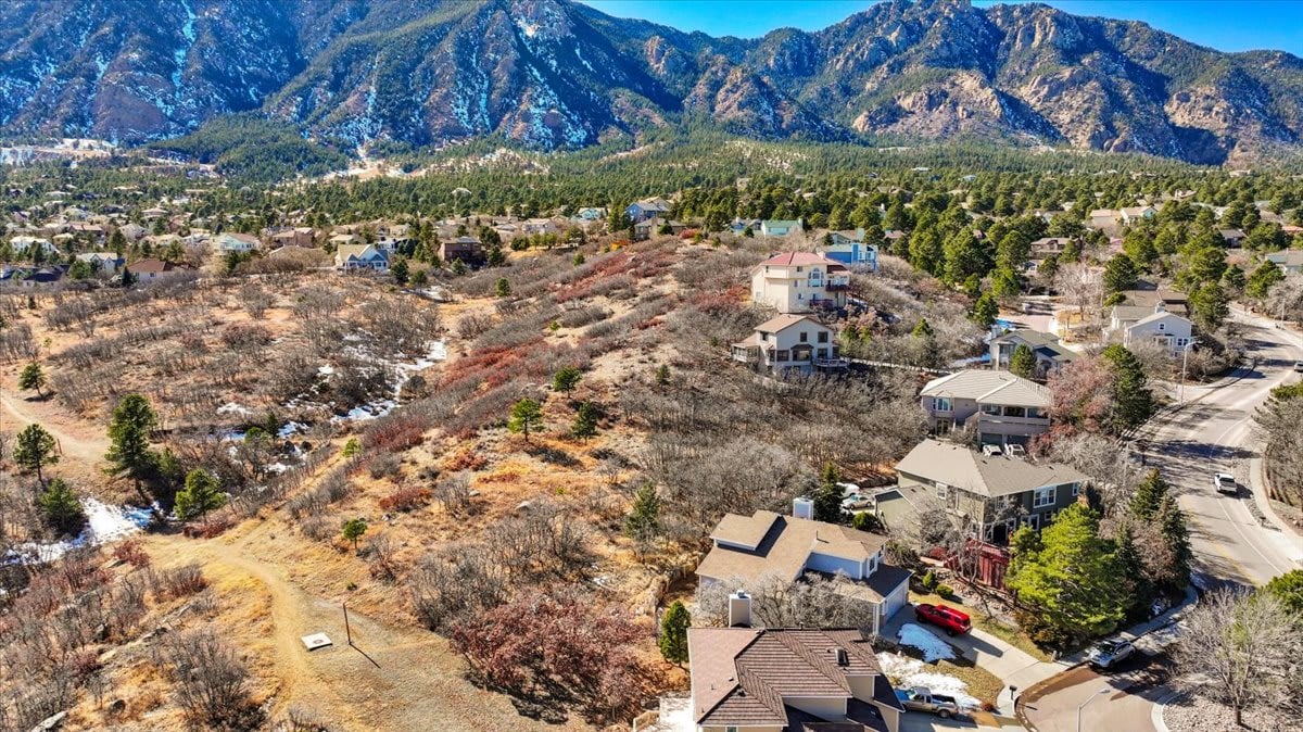 5105 Broadmoor Bluffs Drive