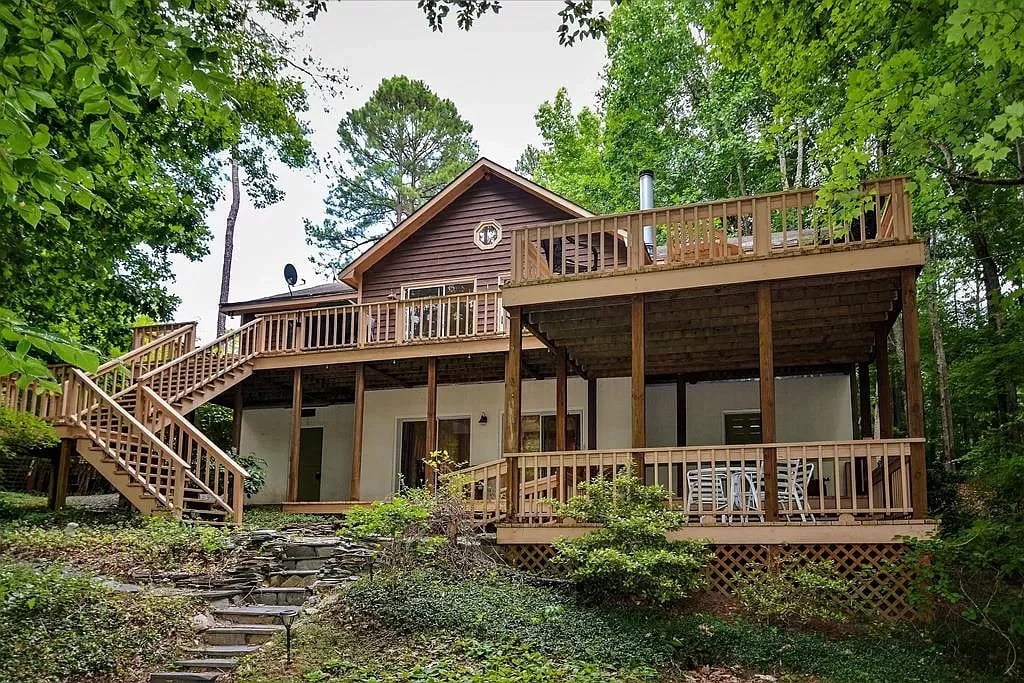 142 Roanoke Dr