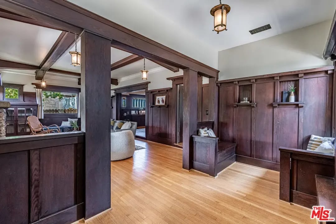 RESTORED 1909 ARTS & CRAFTS