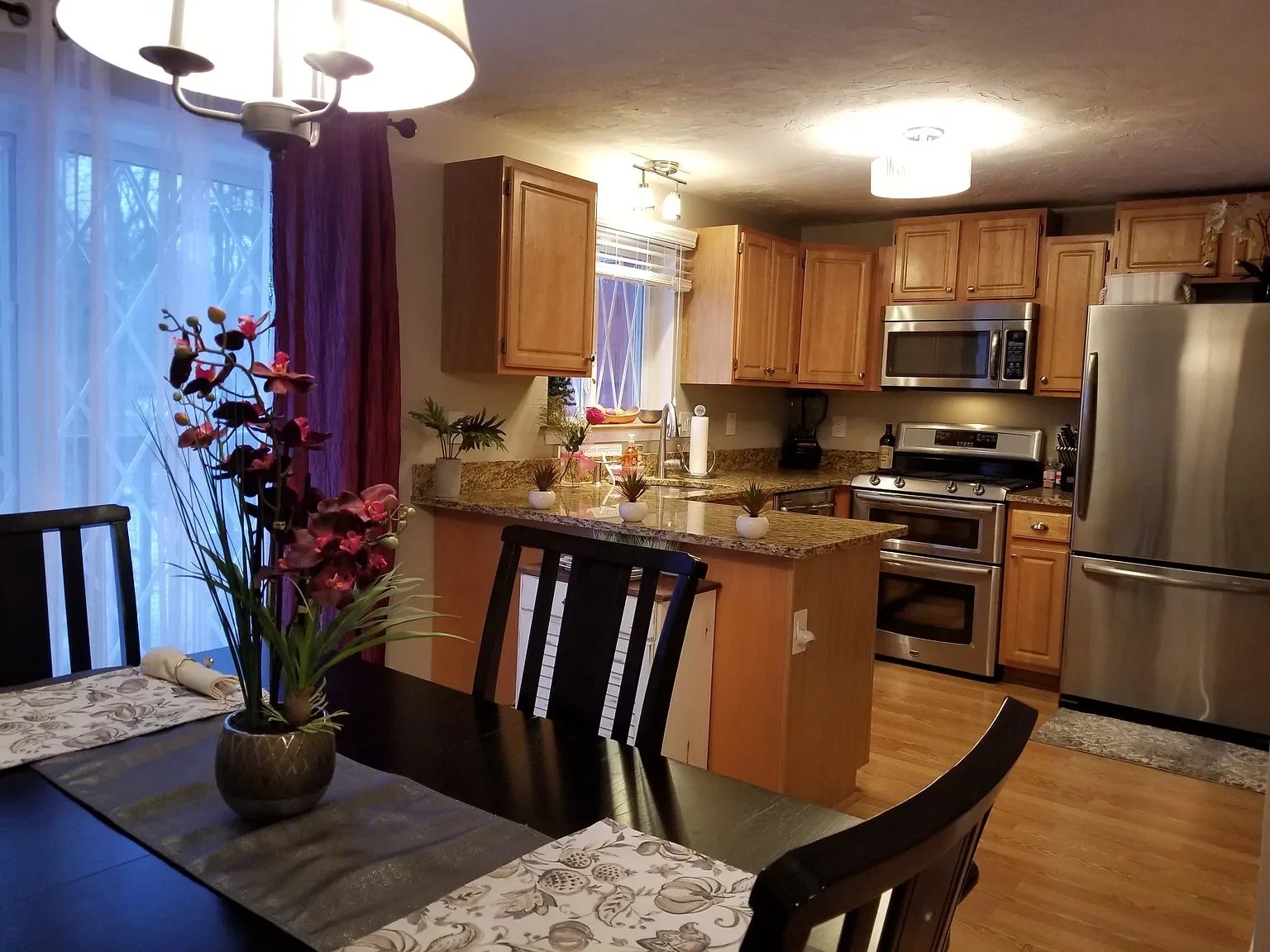 7 LYNN DR