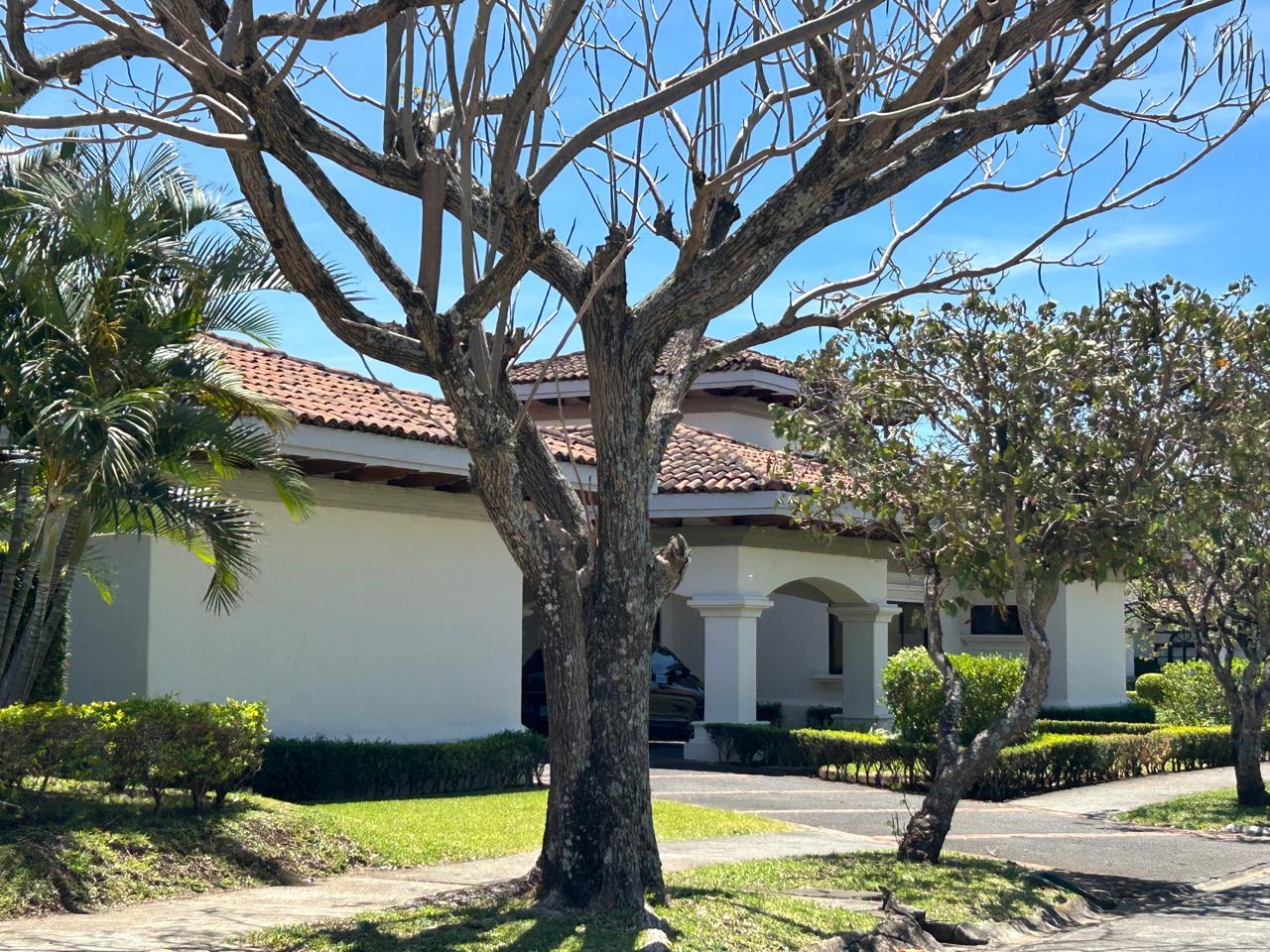 Single Level Gated Residence, Santa Ana, San Jose