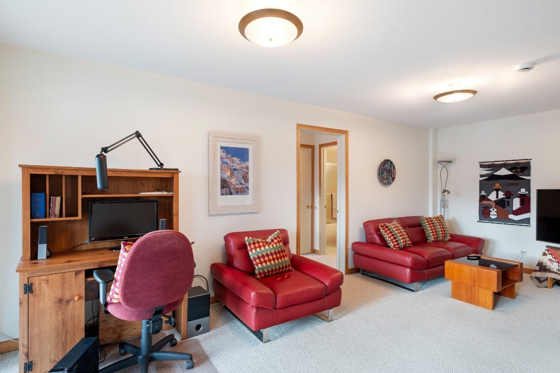 707 Brookfield Ct