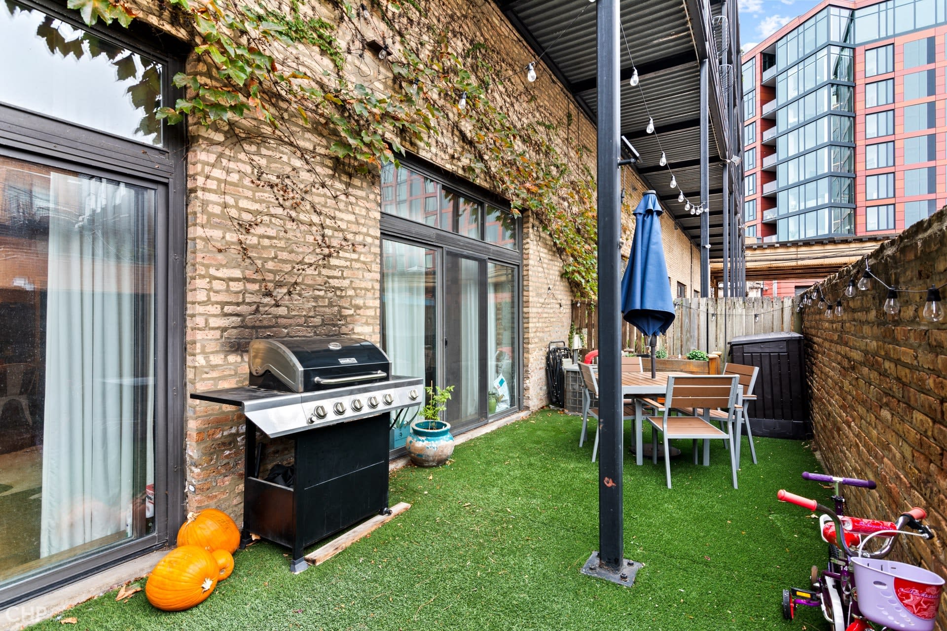 2525 N. Sheffield #1B