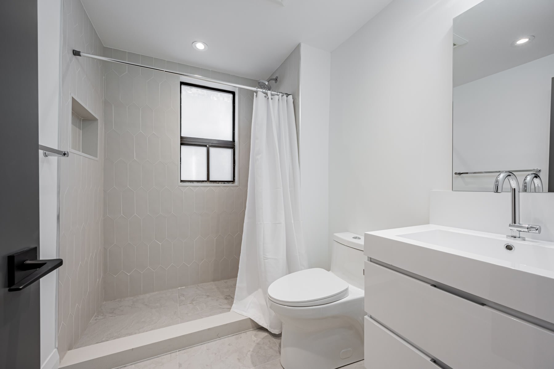 #2ND -607 HURON ST