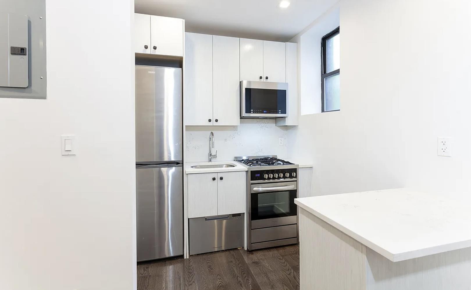 152 Thompson Street, Apt 1-B