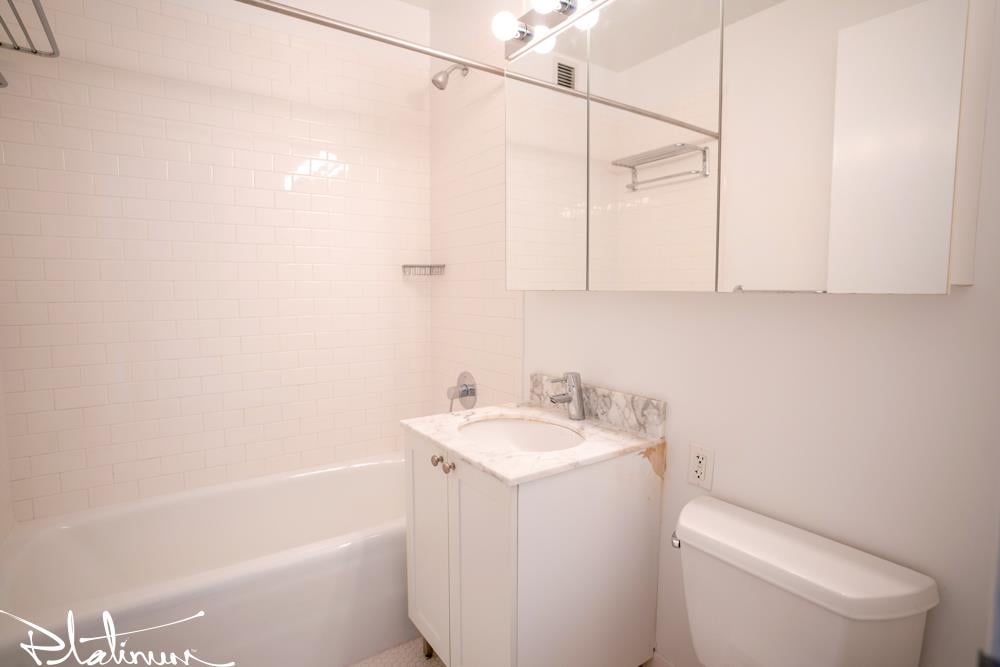 505 West 37th Street, Apt 6J