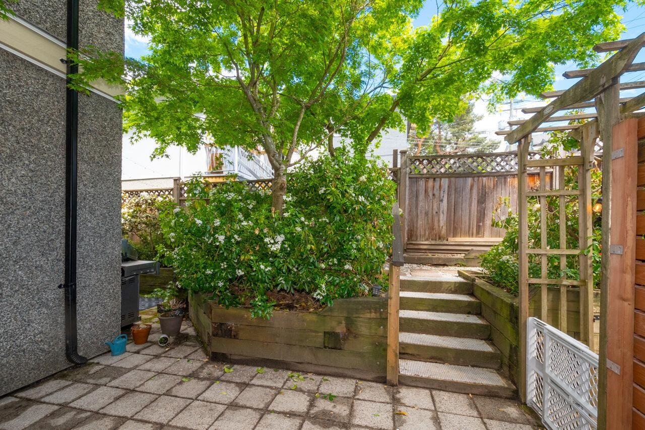 7-1642 E Georgia St