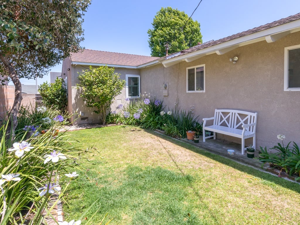 747 Lomita St