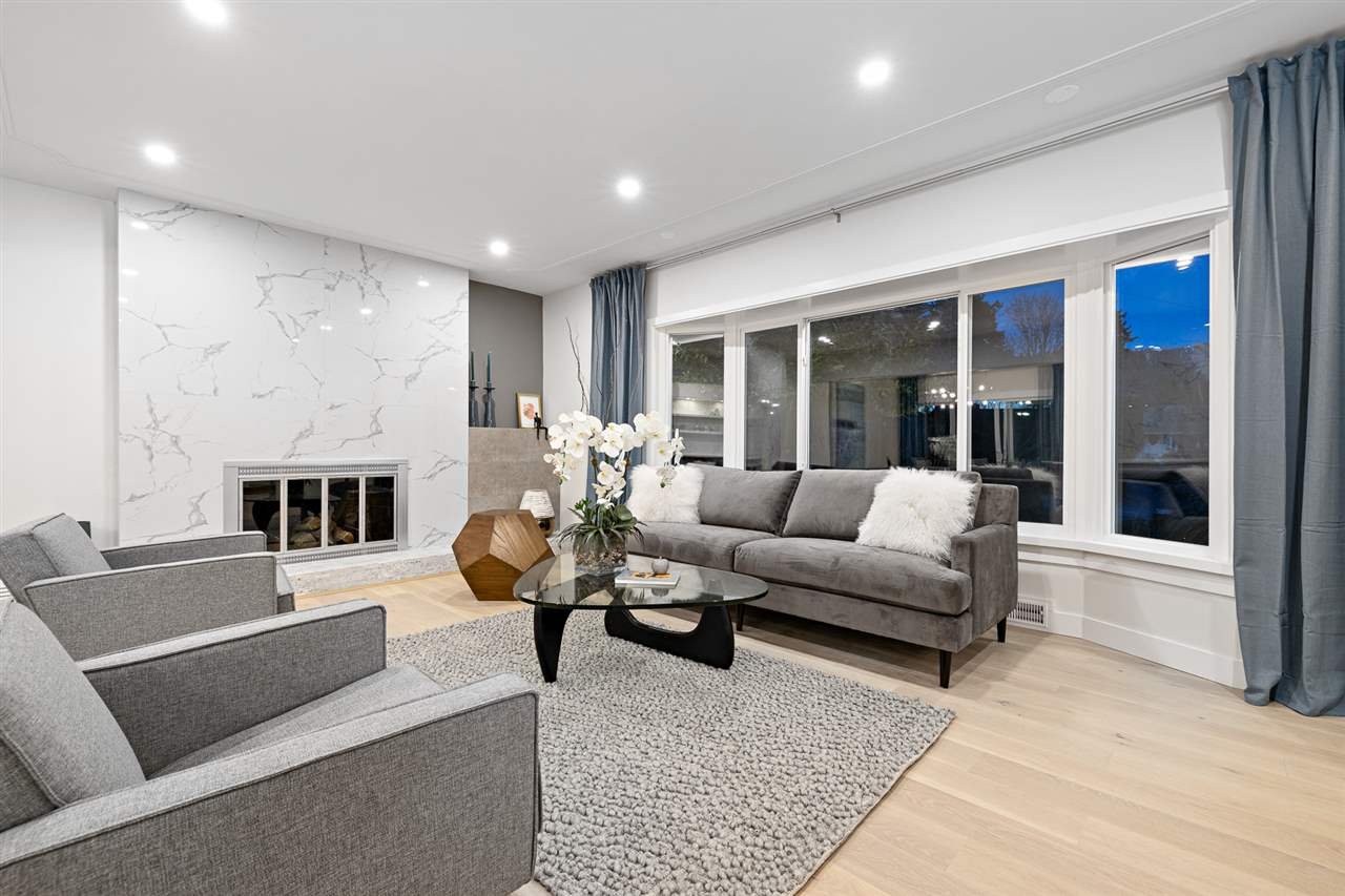 2065 Westdean Cres