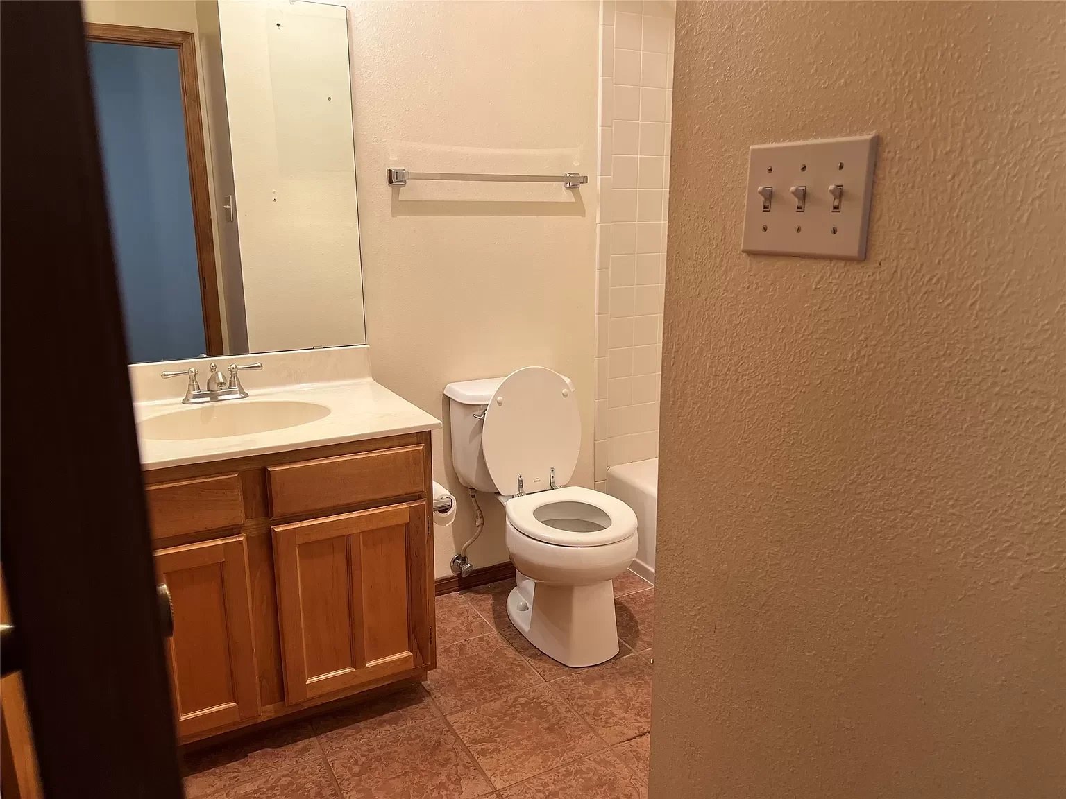 1554 Avenida De Las Americas