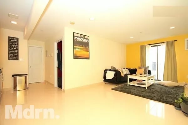 201 Huron Street Unit: 4F