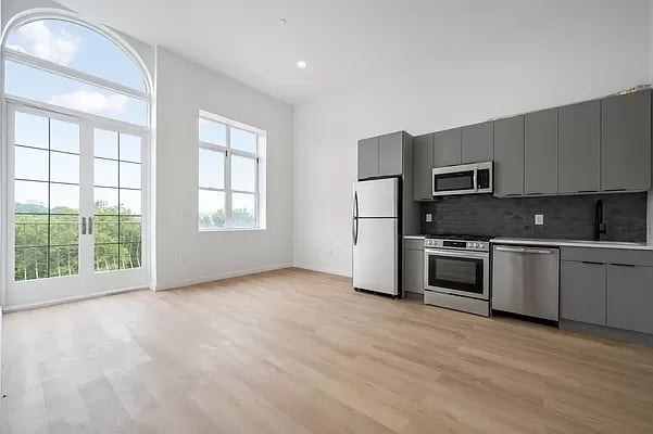 234 North 12th Street Unit: 3F