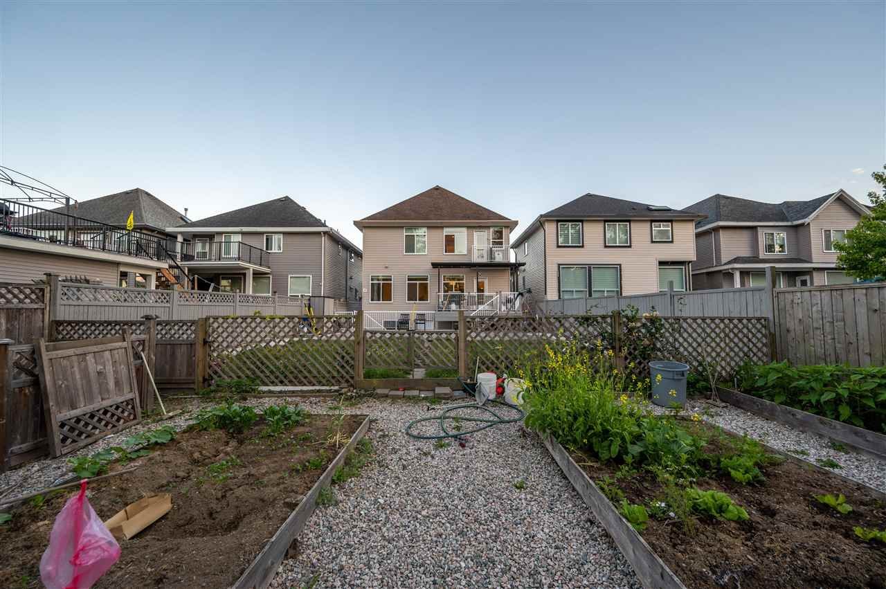 17363 64a Ave