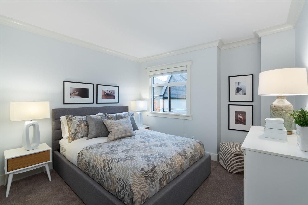 38-889 Tobruck Avenue, North Vancouver