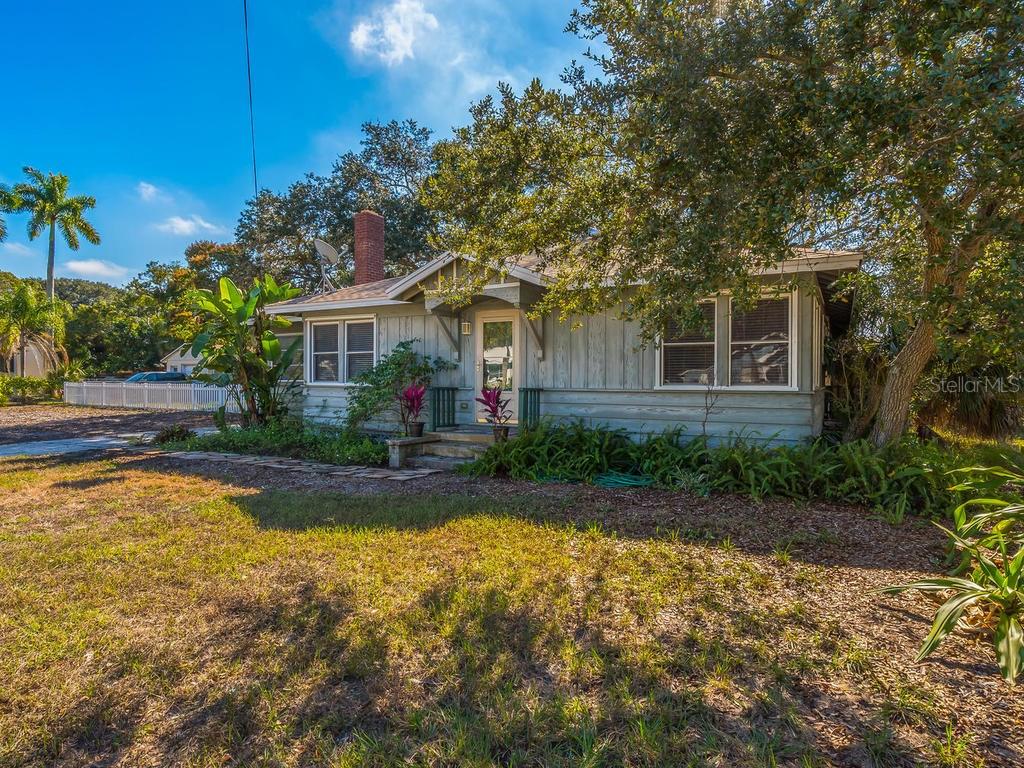 Valencia Terrace - A charming downtown cottage 
