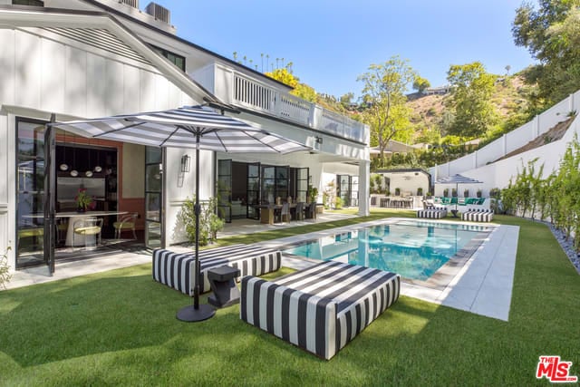 Serene Palazzo