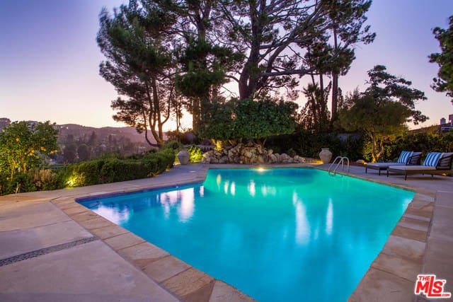 3553 Crownridge Dr