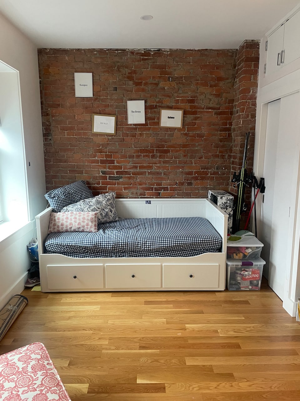Top Floor - Gut Renovated Studio with new Kitchend & Bath - Common Laundry - Avail APRIL1